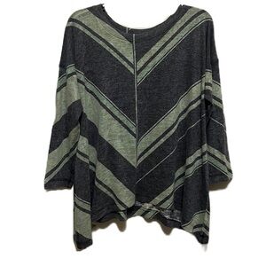 Women’s NALLY & MILLIE, 3/4 Sleeves, Uneven Hem Top, Gray/Lime, 1X